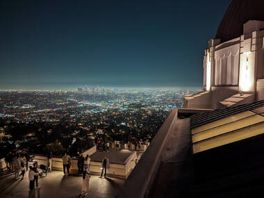 Watch the city and sky sparkle from the Griffith Observatory Watch the city and sky sparkle from the Griffith Observatory
