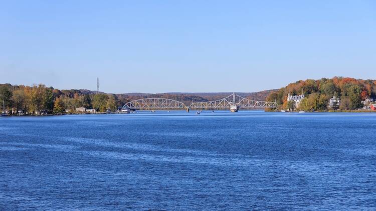 See ships and harbors on the coast heading to Boston, MA