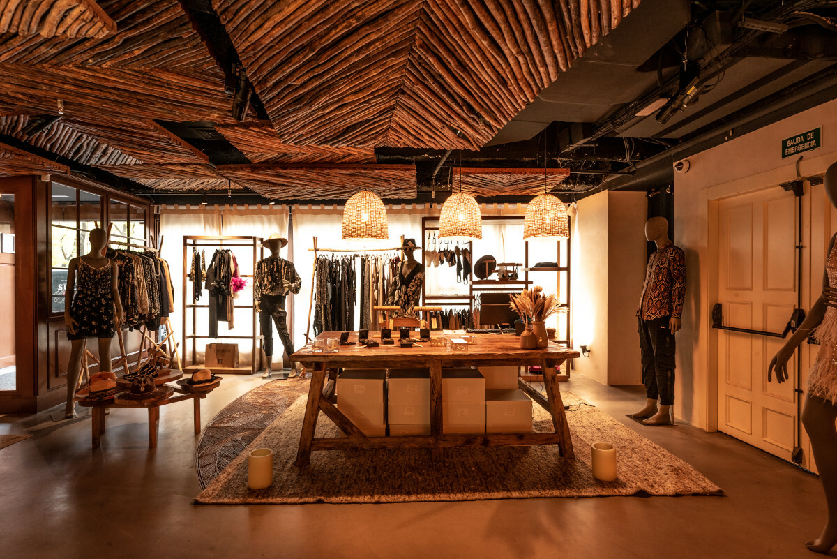 Esta boutique de ropa (escondida en un restaurante de moda) trae lo ...