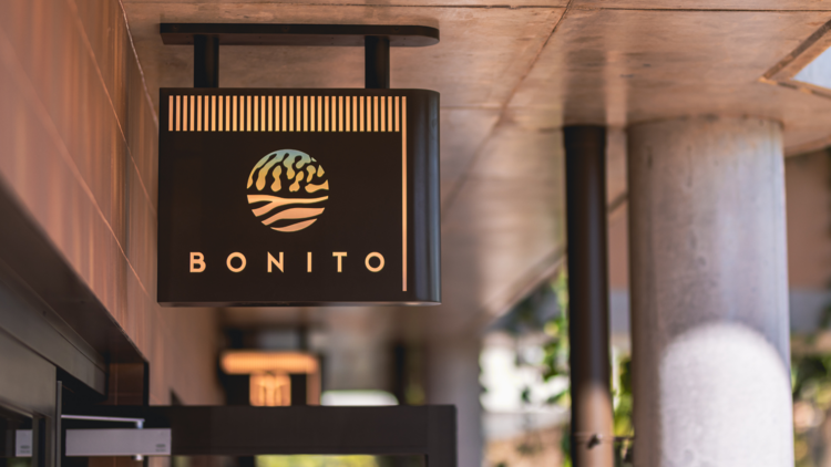 A hotel restaurant sign for Bonito