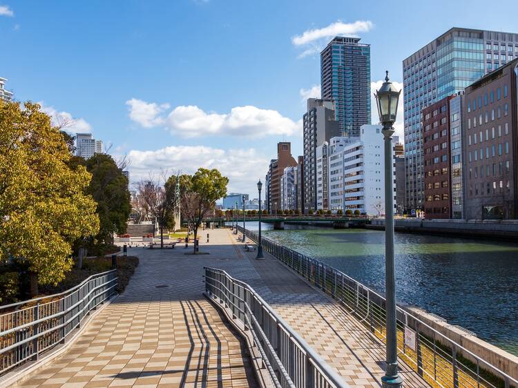 Dine at one of many waterfront restaurants and cafes by the Tosahori river