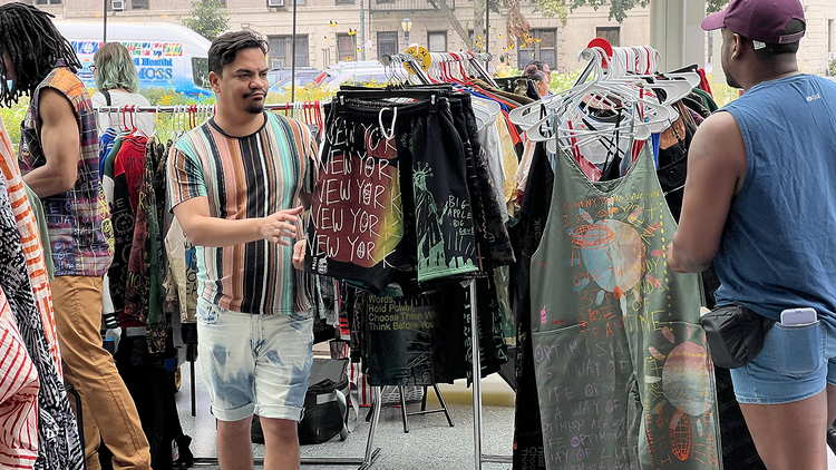 People shopping (Brooklyn Pop-Up)