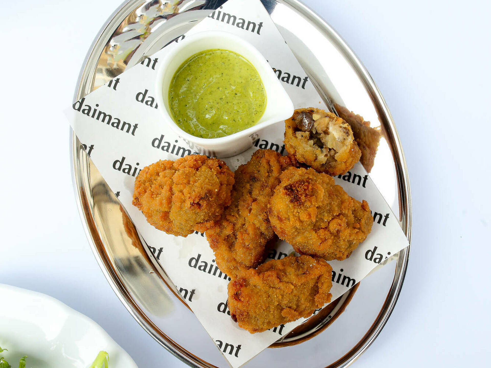 18 Best Vegan and Vegetarian Restaurants in Paris Right Now