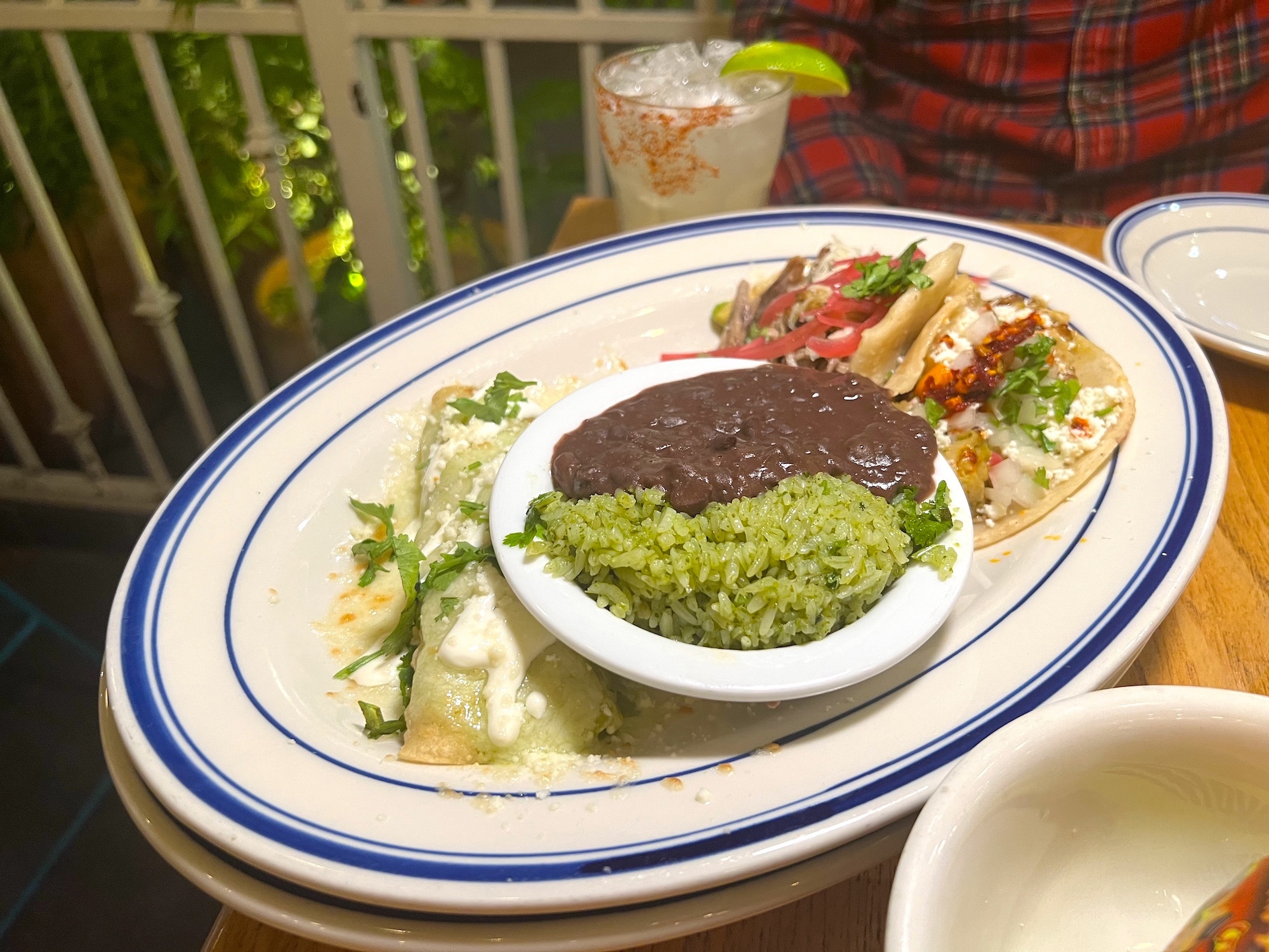 Plato mixto at El Granjero Cantina