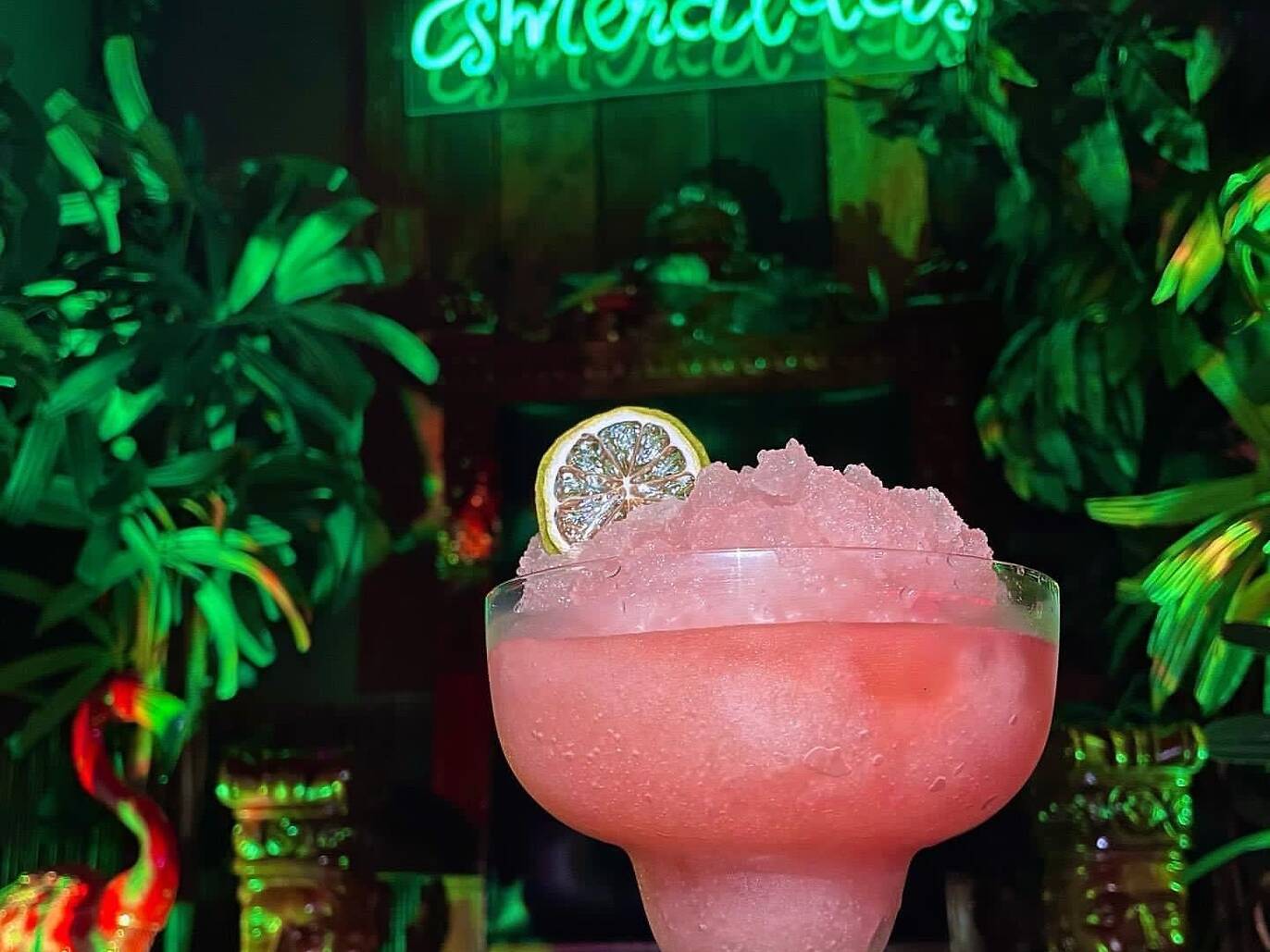 The 13 Best Tropical Bars For Tiki Drinks in Chicago