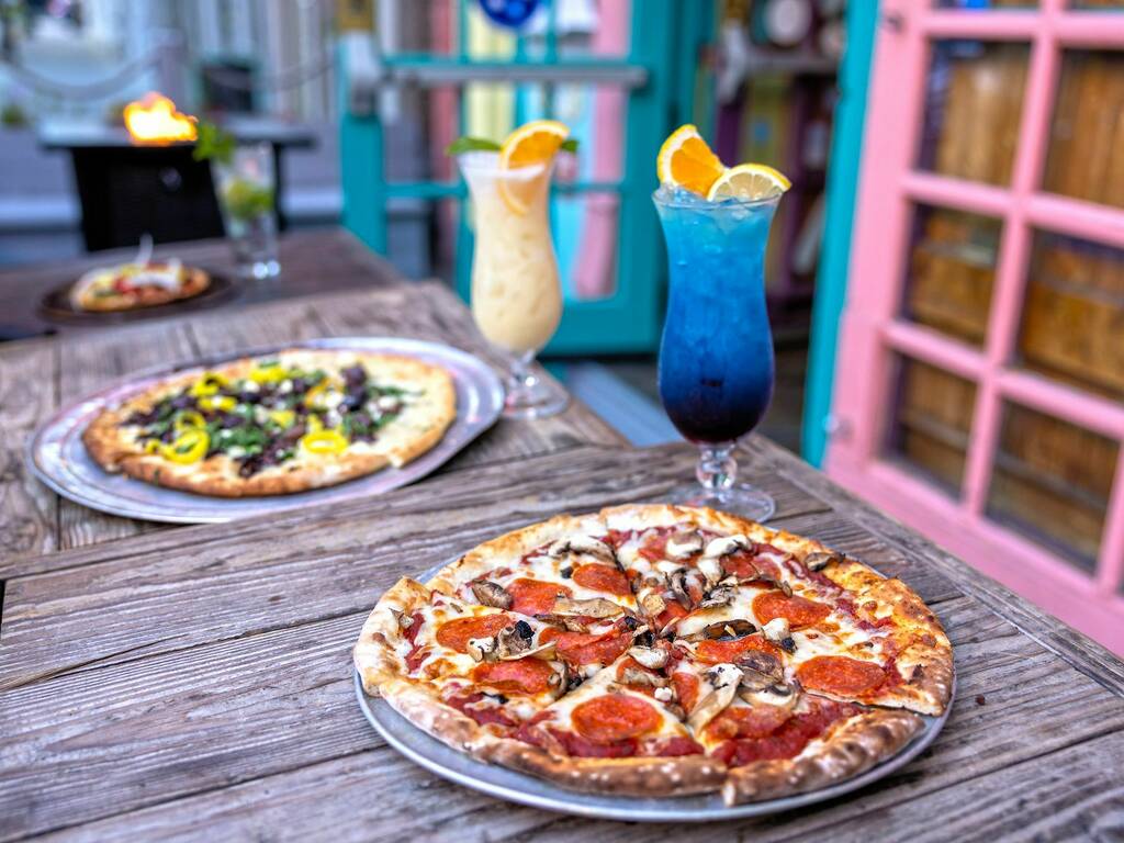 The 13 Best Tropical Bars For Tiki Drinks in Chicago