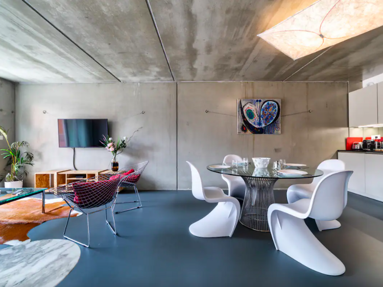 The concrete apartment in the heart of Les Carmes
