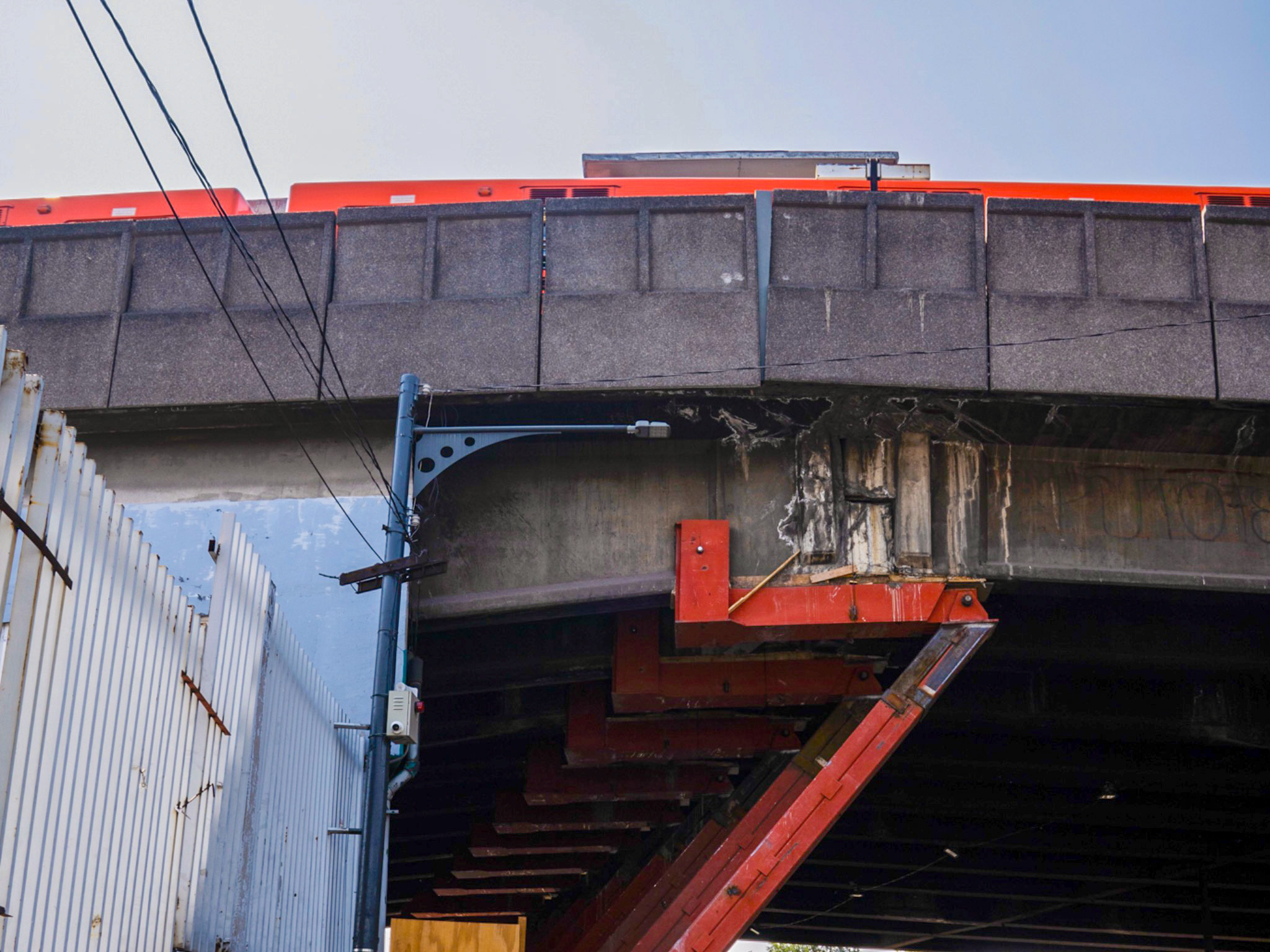 Por el hundimiento se tendrá que nivelar la Línea 9 del Metro