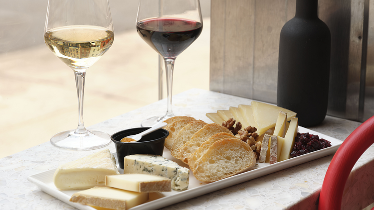 Cheese and wine (Murray's Cheese )