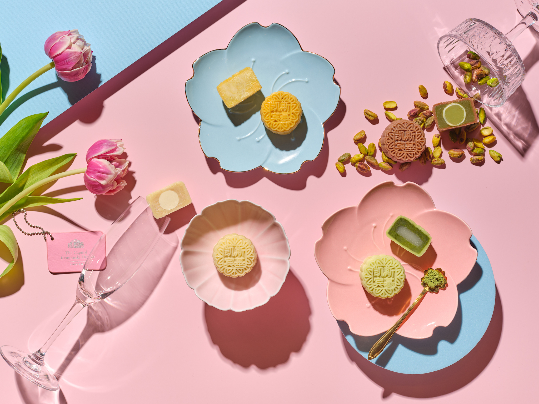 Pretty mooncake gift sets you'll want to keep for yourself - Her World  Singapore