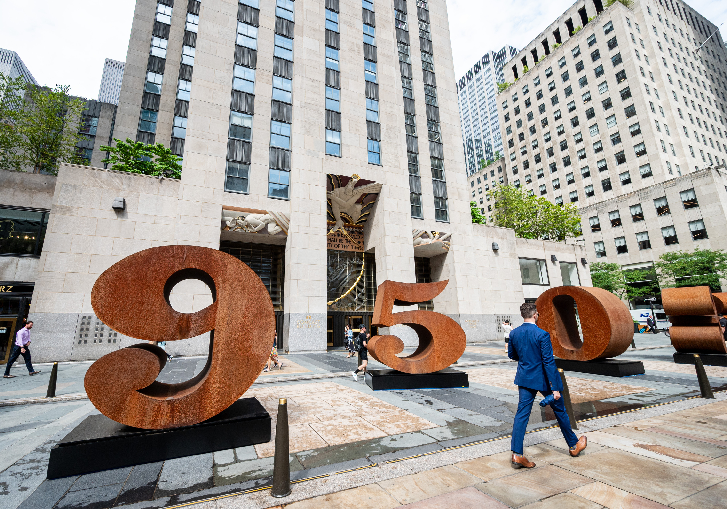 Robert Indiana Installation Opens at Rockefeller Center