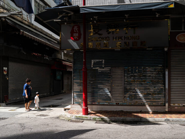 Sheung Wan: Trams and local shops