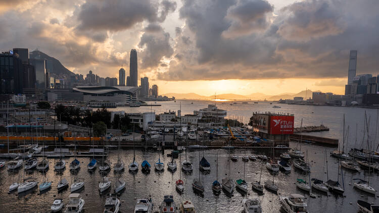 Causeway Bay: Typhoon Shelter Breakaway LightHouse