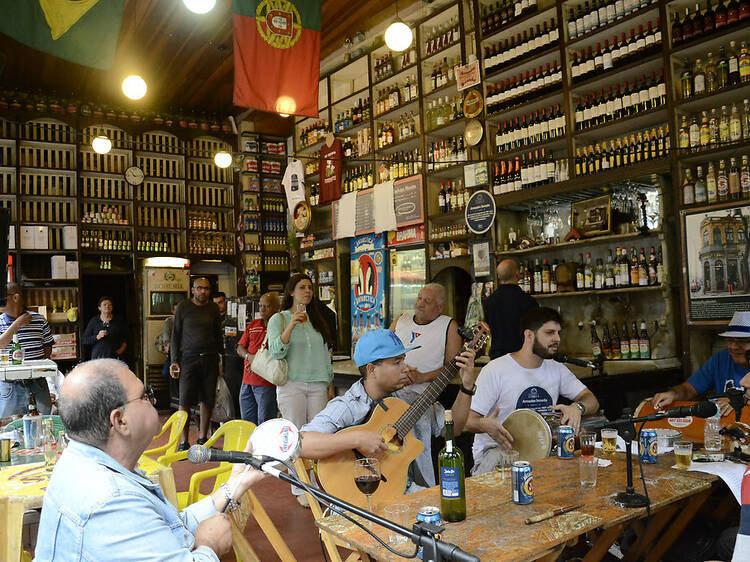 Almoço tardio na Rua do Senado