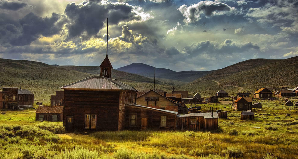 10 Spooky Towns in USA for Haunted History Lovers - Ghost Towns