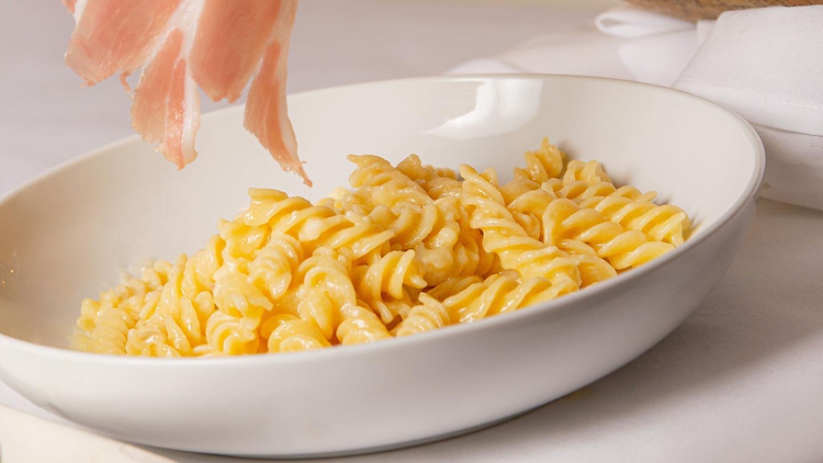 Bowl of pasta (Basta Pasta)