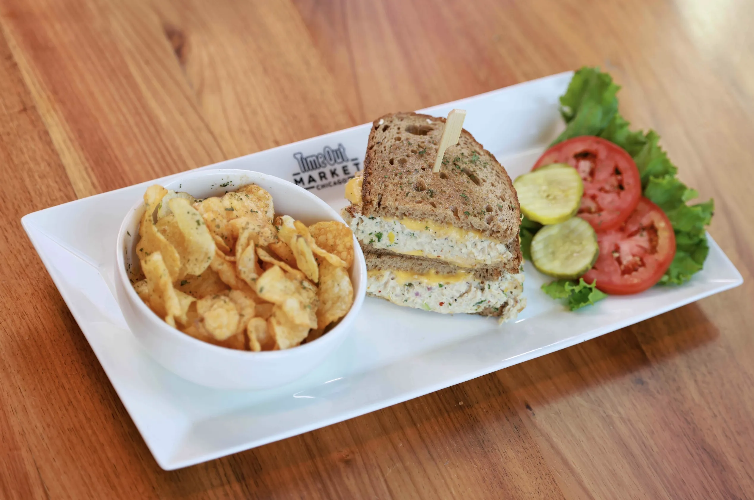 sandwich and chips