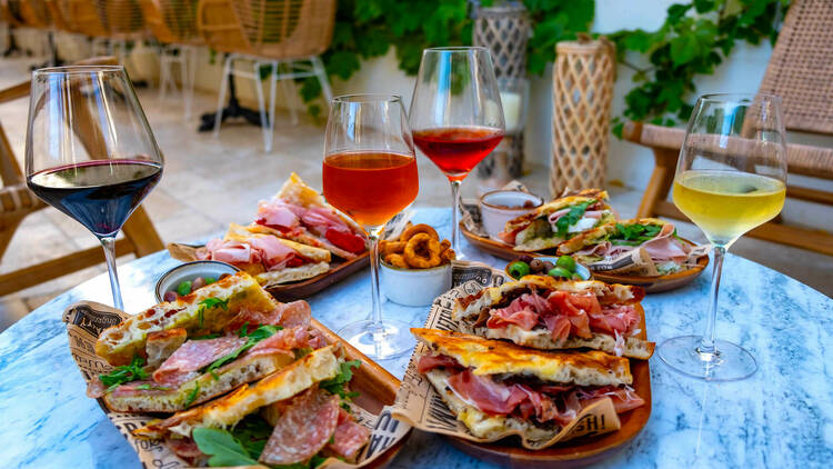 Sogno Toscano sandwiches and wine
