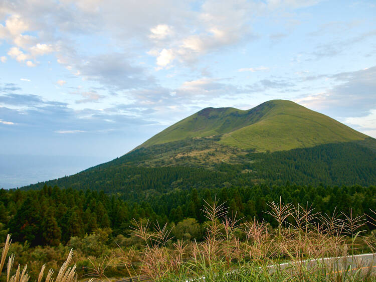 登山デビューは阿蘇山で果たす。