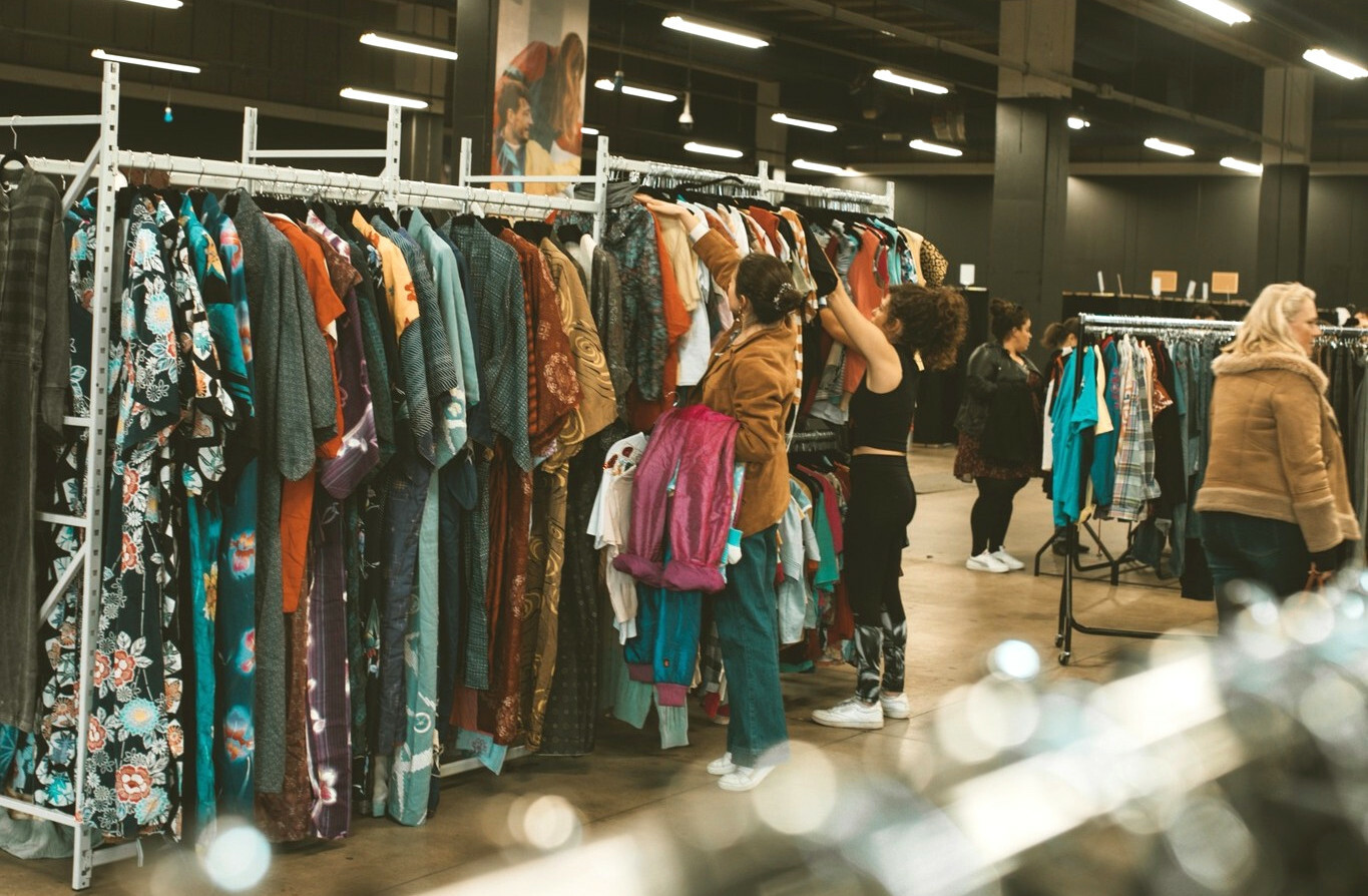 Mercadao Rio Ropa Vuelve el mercado de ropa vintage que vende más de 10.000 prendas al peso