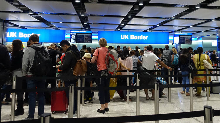 UK airport security queues