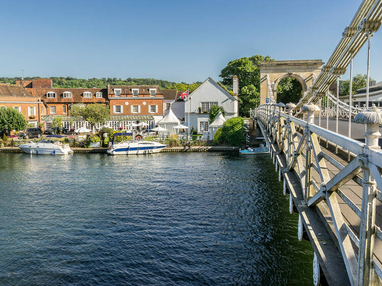 Stroll over Marlow Bridge