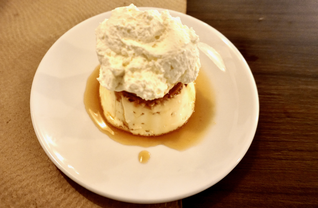 El flam de Santa Magdalena, amb nata acabada de muntar