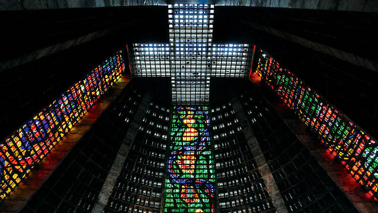 Vitrais no interior da Catedral Metropolitana de São Sebastião