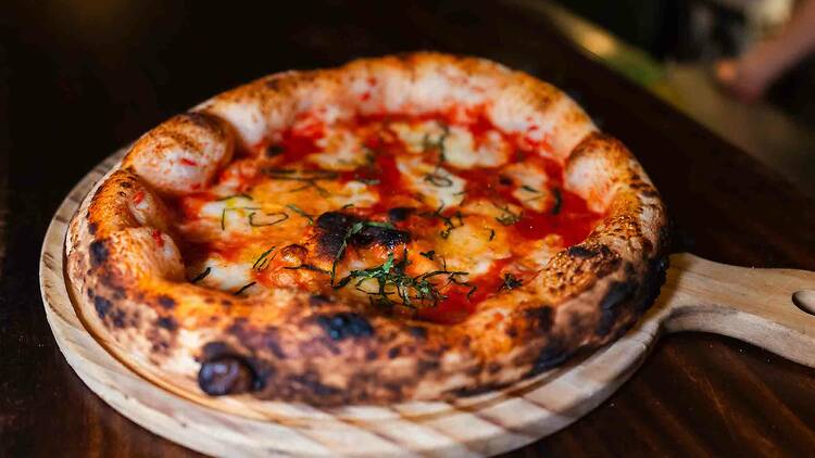 La Bottega Enoteca - Pizza Margherita La Bottega Enoteca - Pizza Margherita