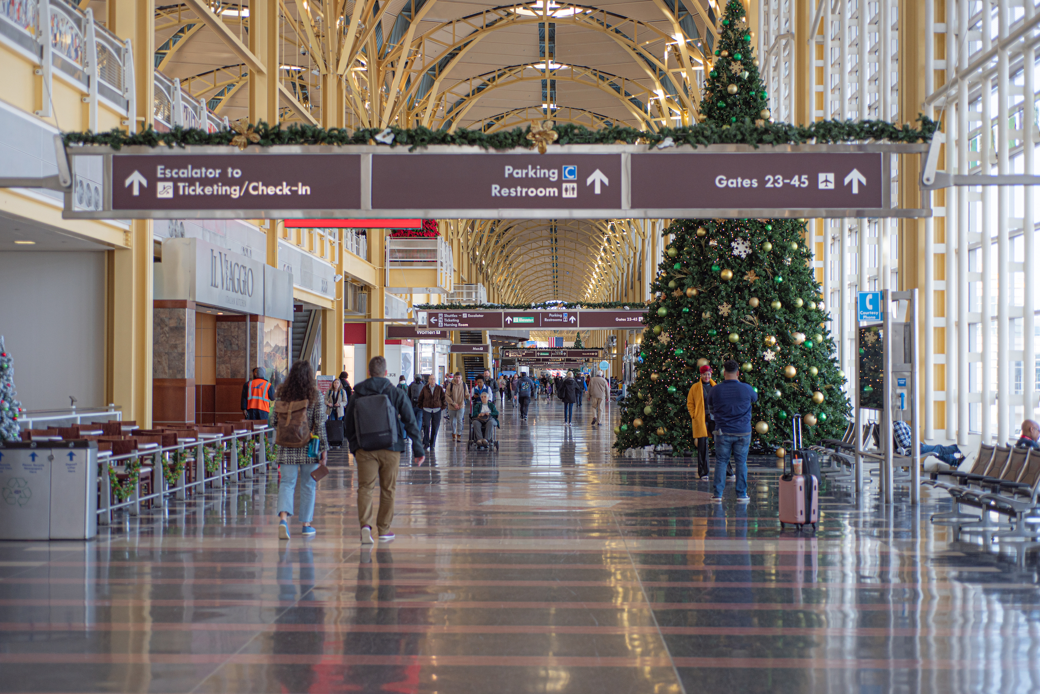 These airlines are most likely to have holiday flight delays, according to a new study