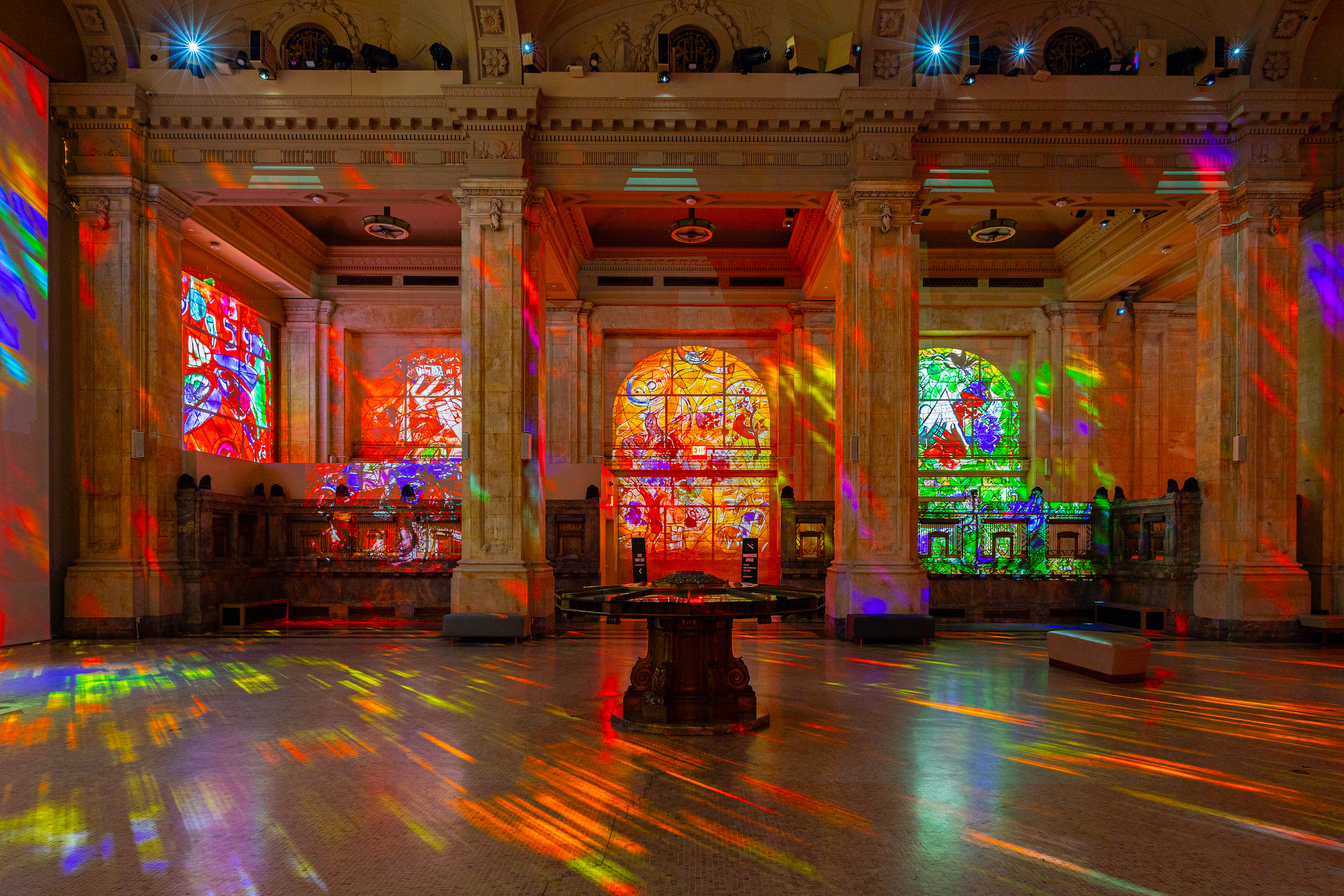 Artwork in Hall des Lumieres that looks like stained glass.