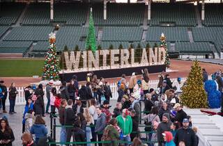 Skating through the outfield: Wrigley Field adds 'Winterland' to complement  Gallagher Way market - Chicago Sun-Times