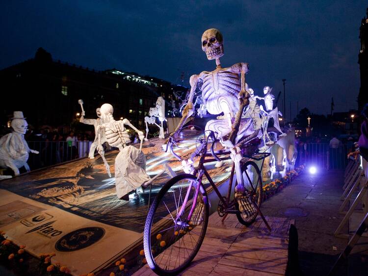 Paseo nocturno en bicicleta Día de Muertos 2023