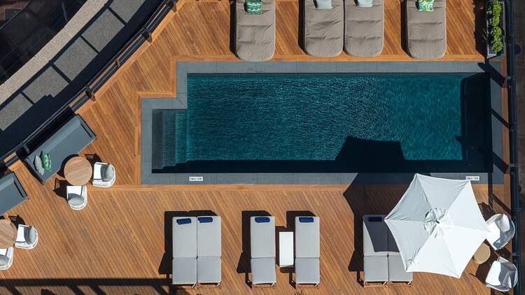 The pool deck at Pullman Cape Town City Centre