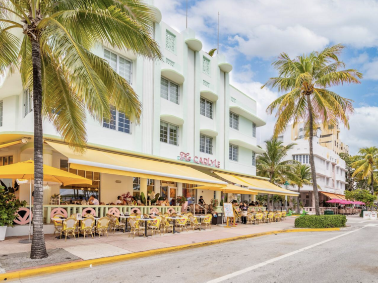 A luxury, one-bedroom apartment on Ocean Drive