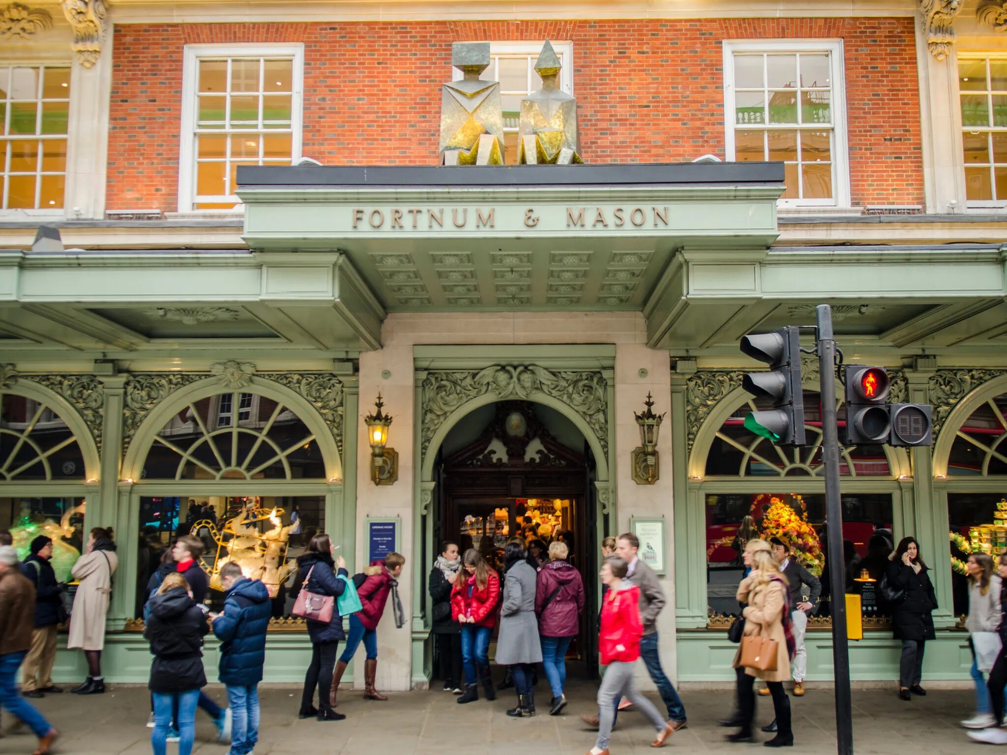 London-,March,,2018:,Main,Entrance,Of,Fortnum,&,Mason,,An