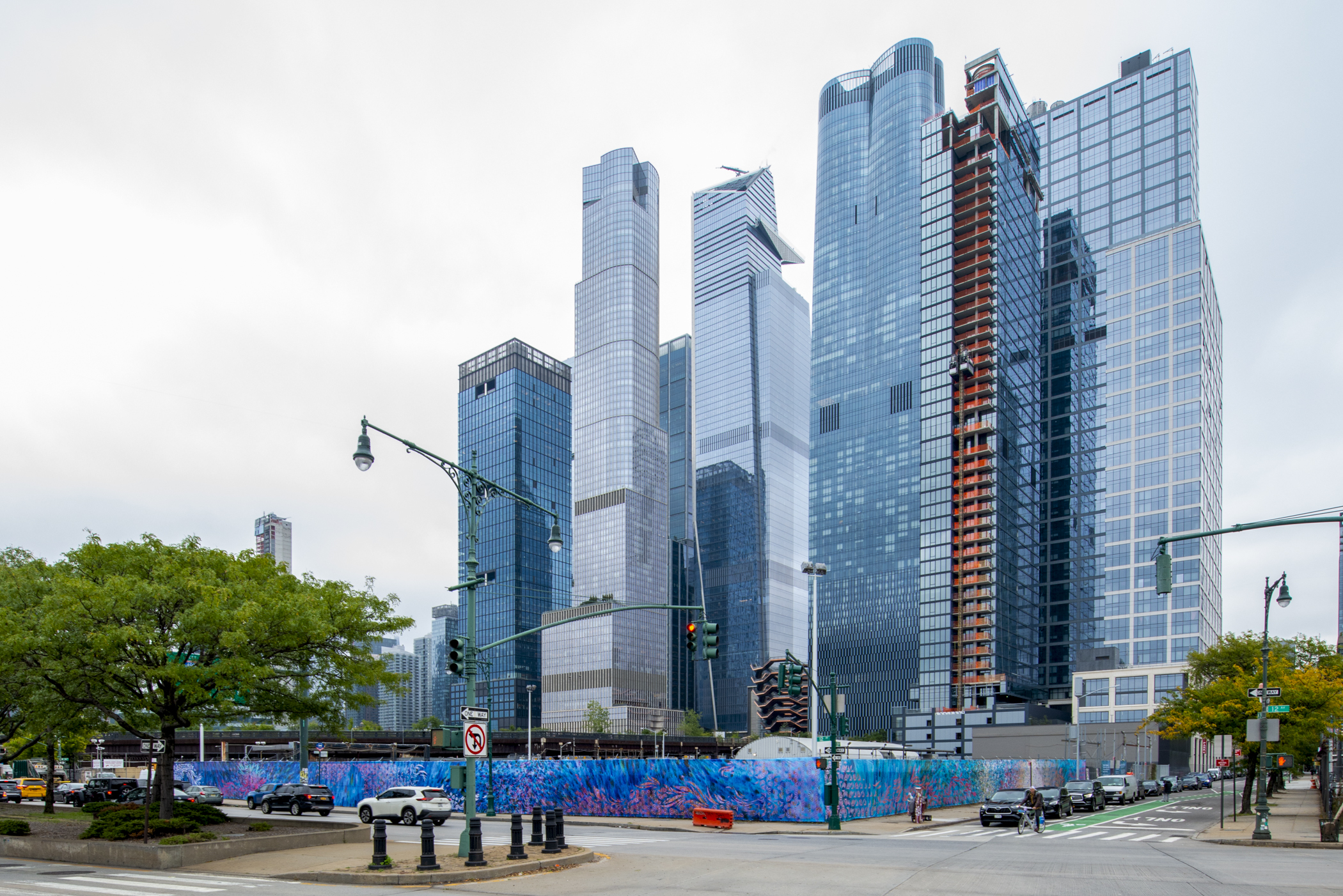 This beautiful 274-foot-long mural is now on display along the Hudson River