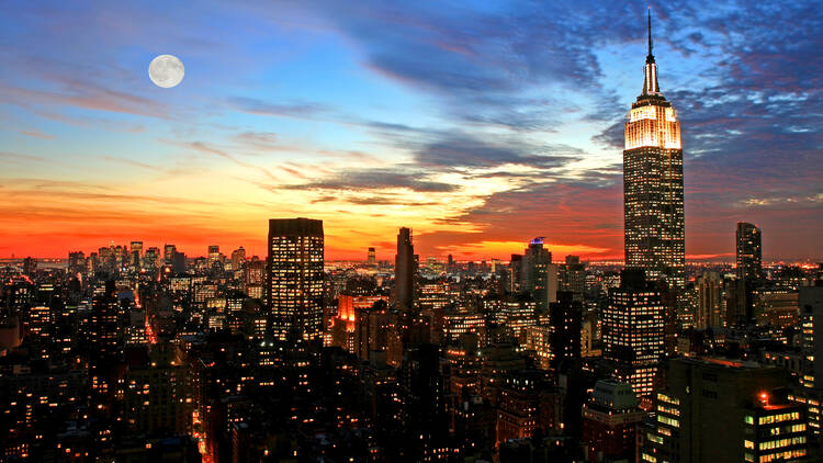 Full moon in Manhattan