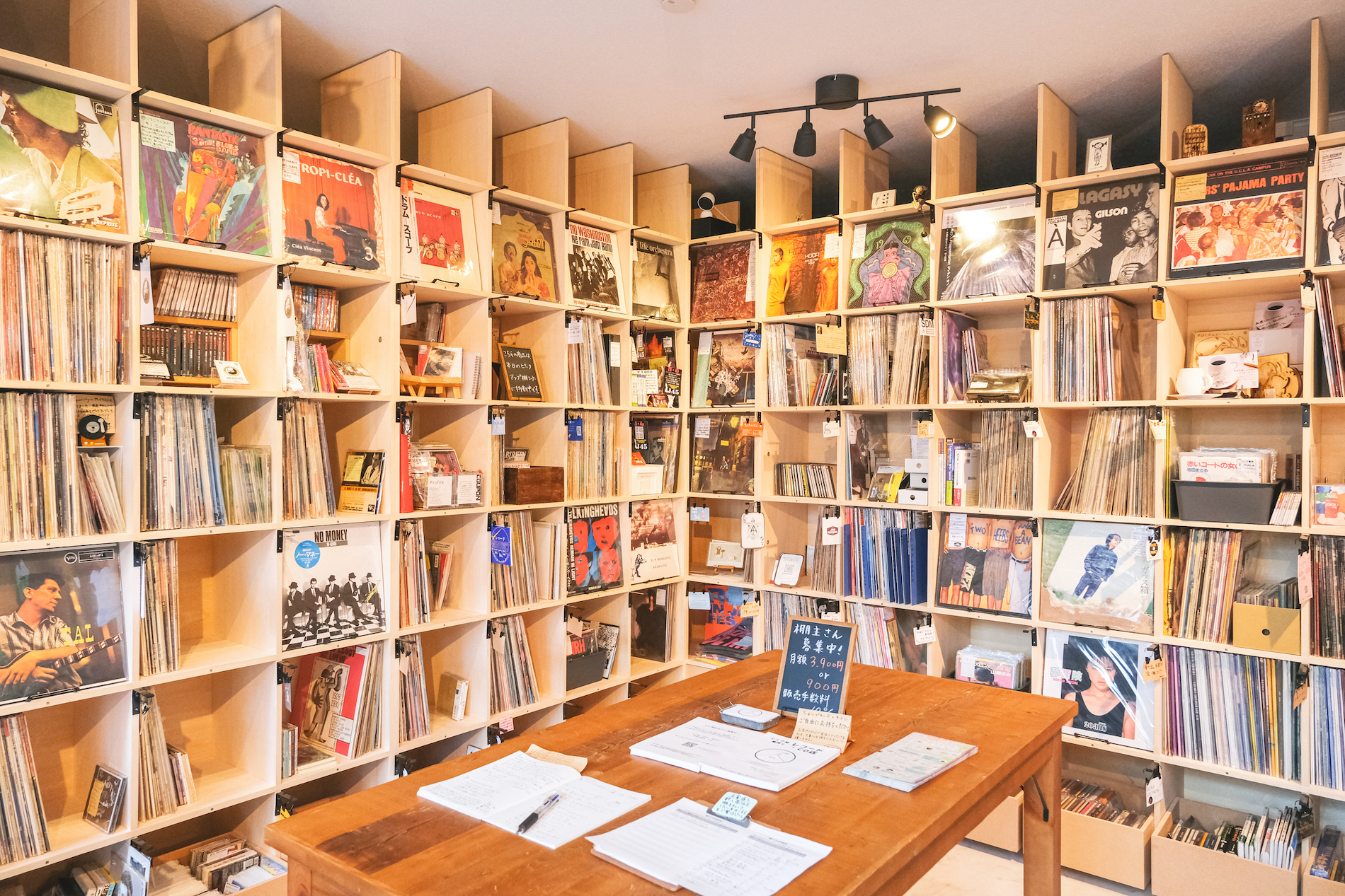 新品未使用　ドゥアラット 福岡店オープン記念 レコードBOX tayori】 ／ 🔊担当スタッフが猛烈におすすめ🔥 『#MORETSUABENOPUSH