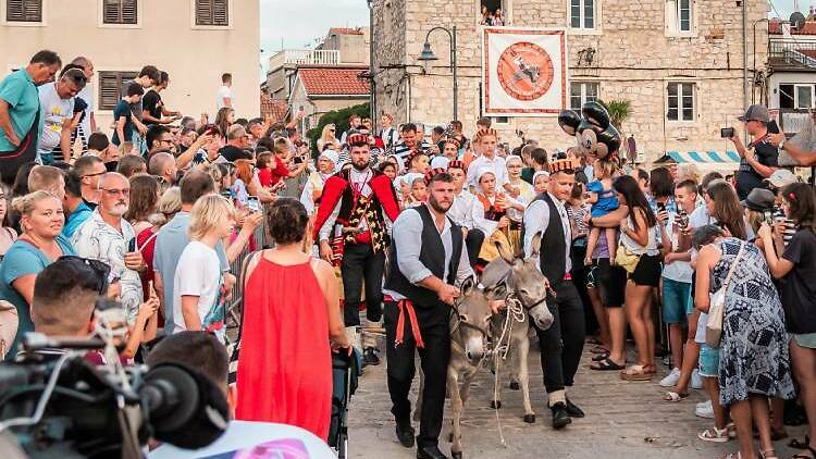 Tribunj donkey race