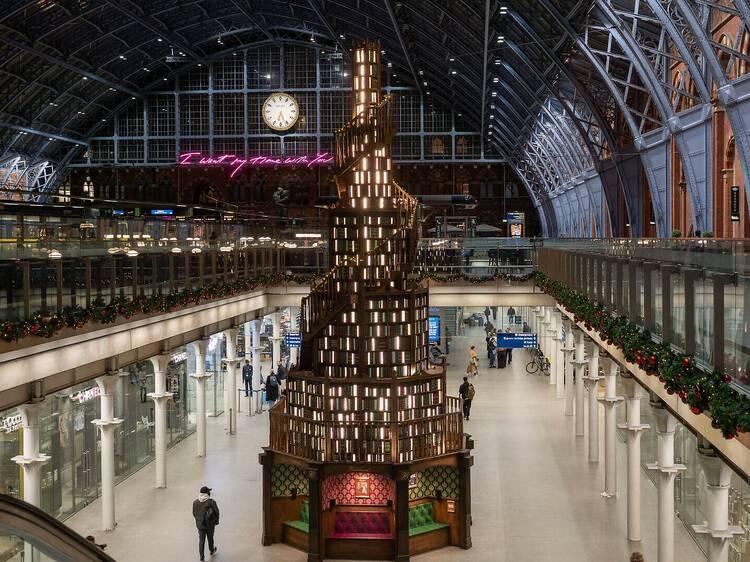 St Pancras's book-filled Christmas tree