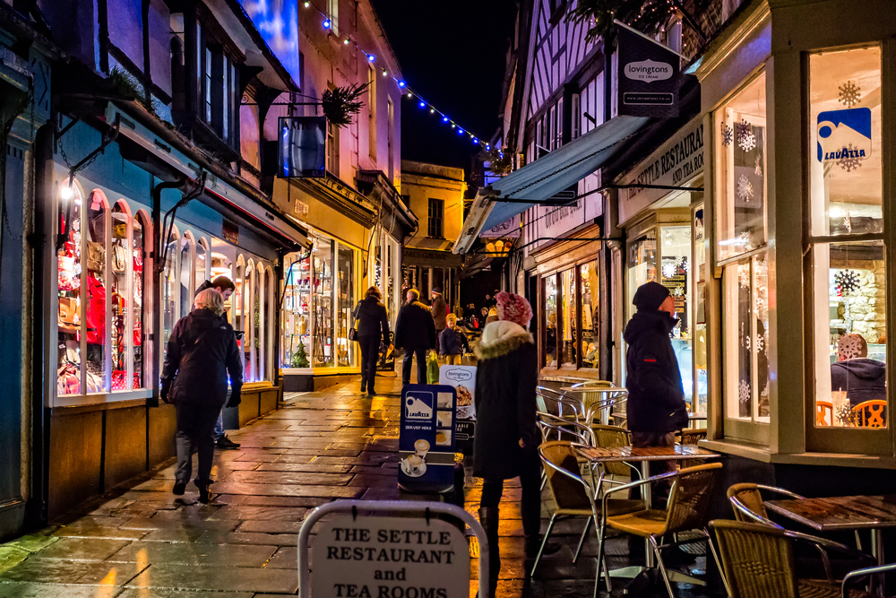 these-are-the-prettiest-towns-for-christmas-shopping-according-to-the