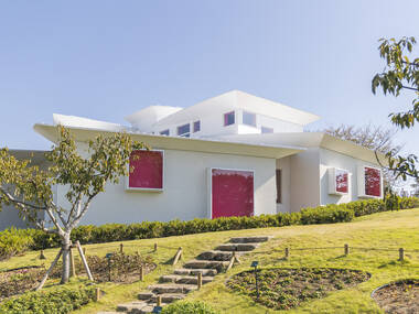 大人も夢中になるいちご色の世界「魔法の文学館」でしかできない5のこと 大人も夢中になるいちご色の世界「魔法の文学館」でしかできない5のこと