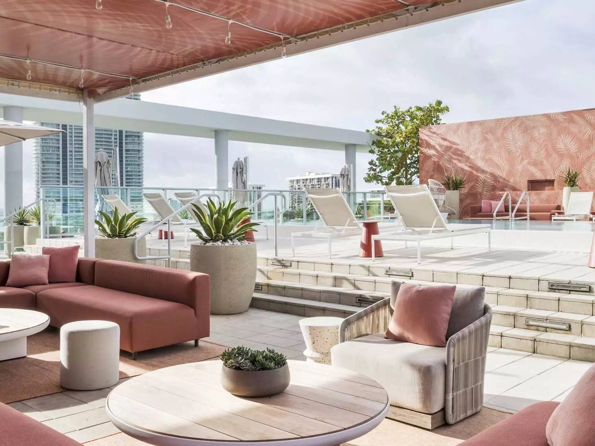 12 Best Cheap Hotels in Miami | Where to get the best deals on Miami's