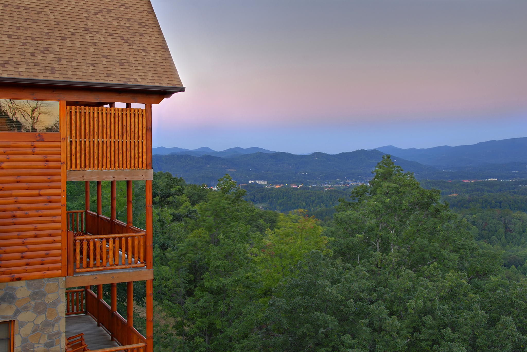 Dolly Parton Officially Welcomes Guests to HeartSong Lodge & Resort