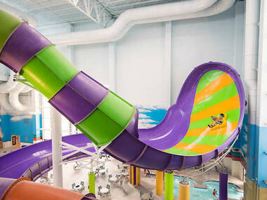 11 Best Indoor Water Parks in the USA for Splashing and Sliding