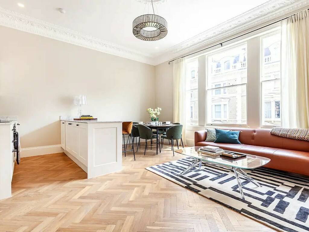 15 Best London Airbnbs For 2024 | Best London Rental Properties