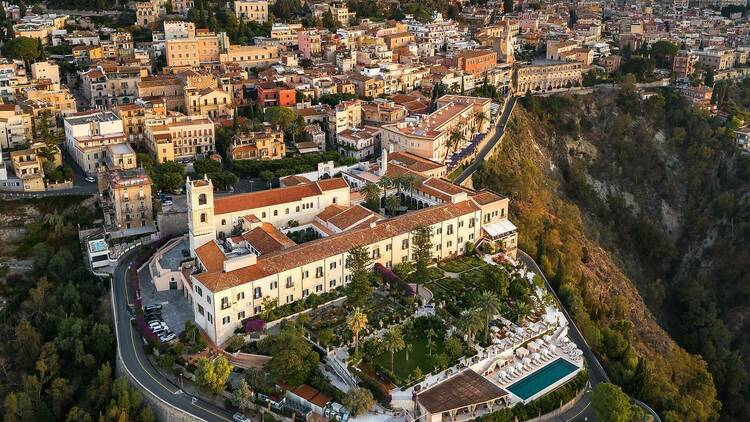 Aerial shot of the "White Lotus" hotel in Sicily
