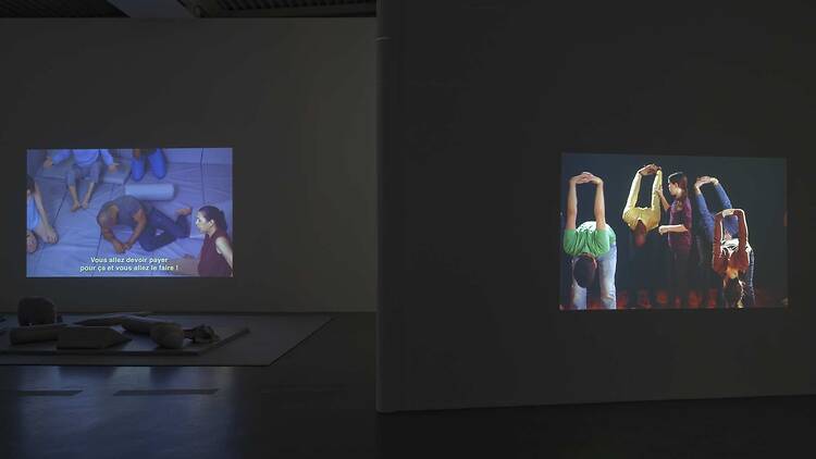 Vue de l’exposition «Discours primal», Liz Magic Laser, CAC Brétigny, France, 2017. Photo: © Aurélien Mole. Courtesy Various Small Fires, Los Angeles et Wilfried Lentz, Rotterdam.