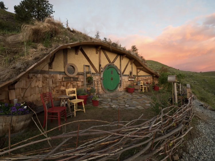 A Hobbit-inspired home in Orondo, Washington